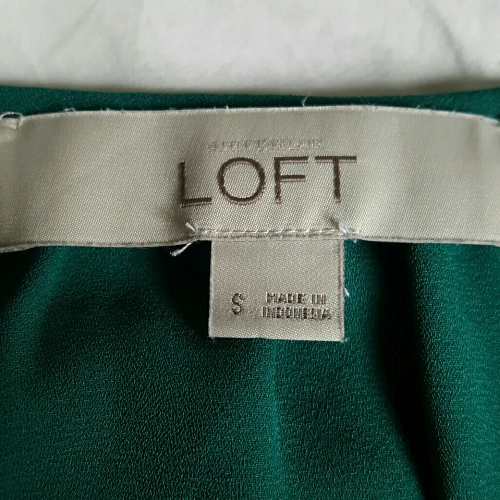 Ann Taylor Loft green chiffon blouse - Picture 3 of 5